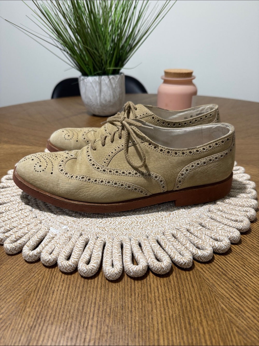 Bally mens 9.5 M tan suede lightweight wingtip continentals Paul Oxford shoes